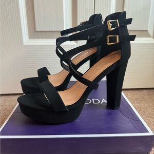 Moda Black Block Heel Sandals with Ankle Strap